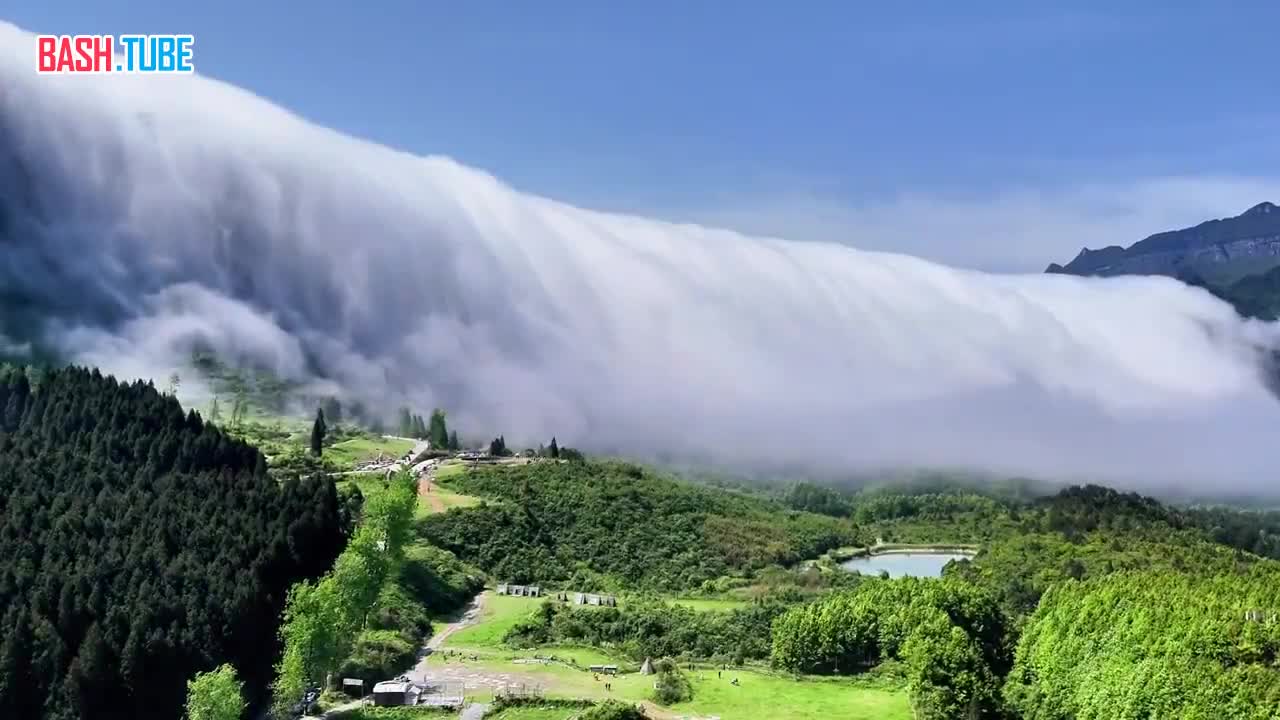⁣ Падающие облака в Китае удалось заснять на камеру