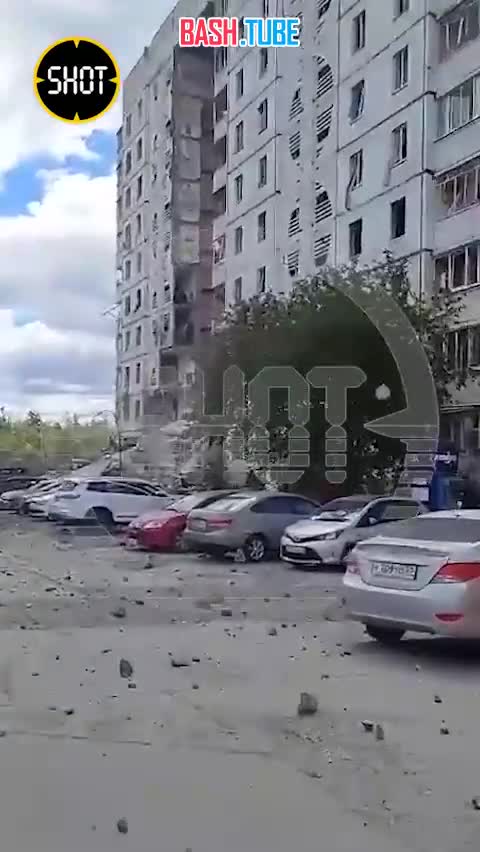 ⁣ Первые минуты после обрушения подъезда многоэтажки в Белгороде
