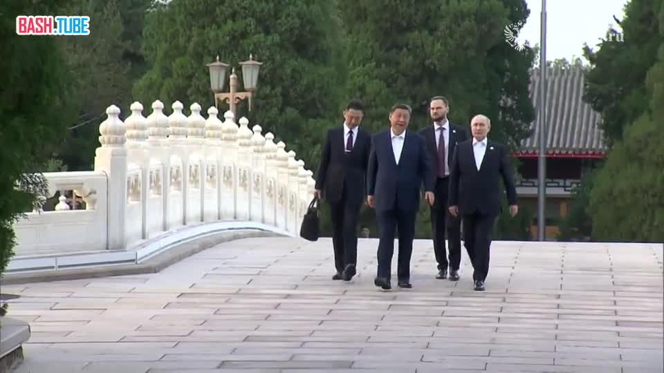 ⁣ Первый день госвизита Путина в Китай завершился общением с Си Цзиньпином в резиденции Чжуннаньхай