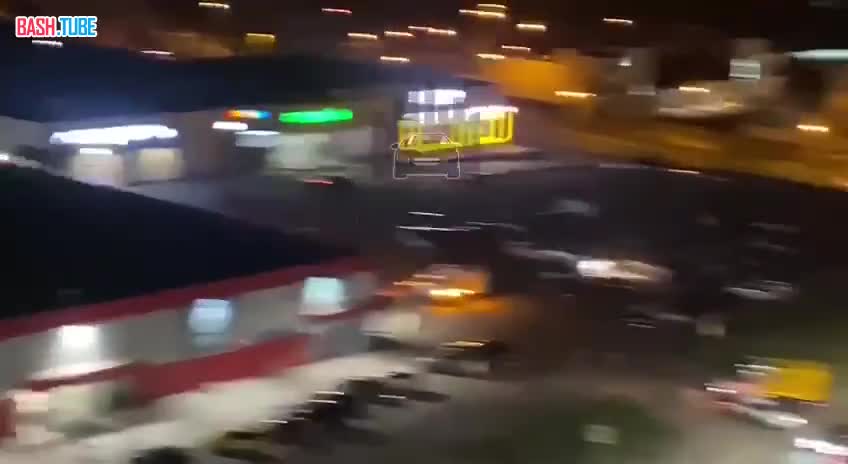 ⁣ Неадекватный водитель таранит на парковке машины на 60 Лет Образования СССР