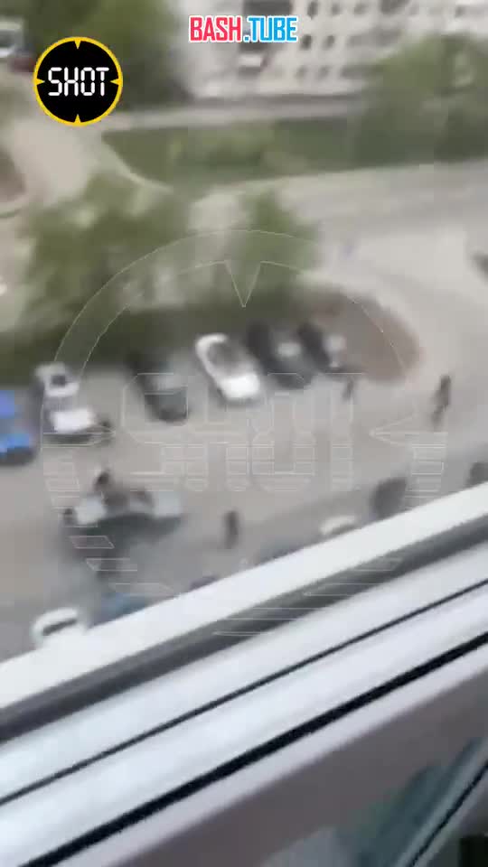  Перестрелка произошла возле новостройки в Кемерово. Вооружённые мужчины заехали во двор на нескольких авто