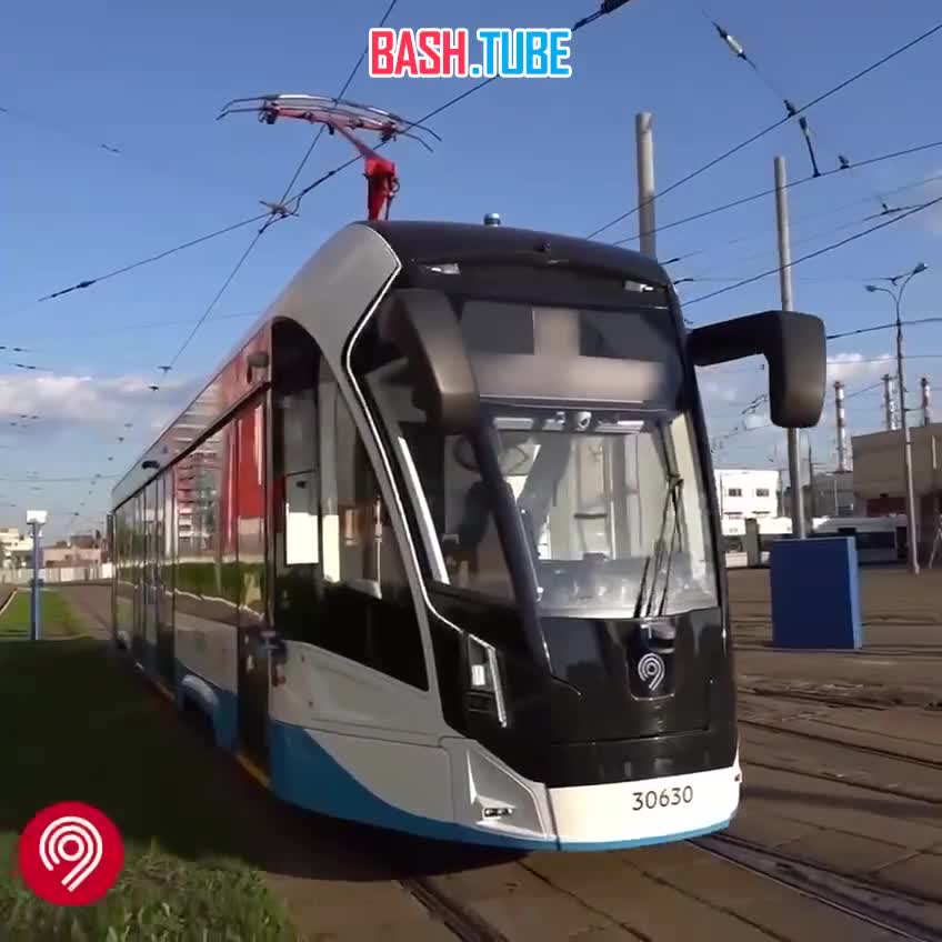 ⁣ Первый в России беспилотный трамвай выехал на улицы Москвы
