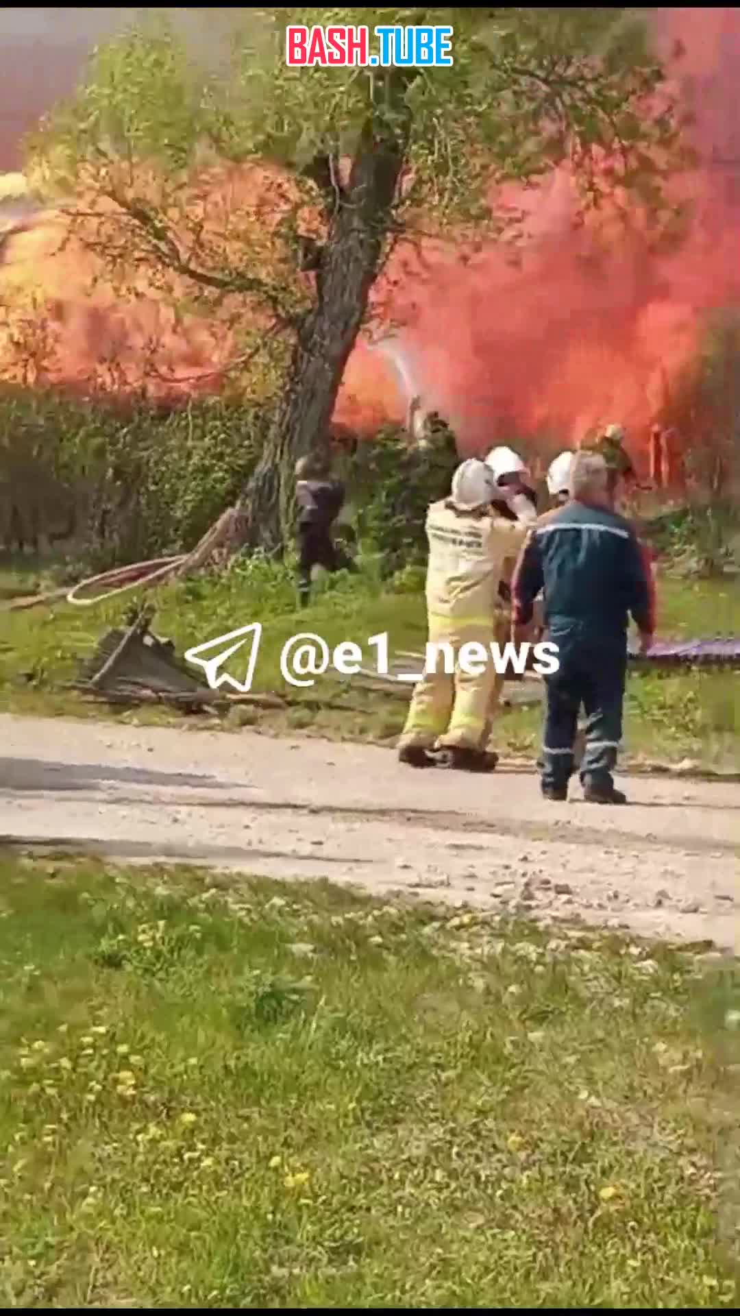 ⁣ В деревне Березовка в Артинском районе серьезный пожар
