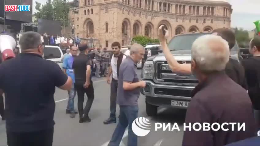⁣ Акция протеста с требованием отставки Пашиняна началась в центре Еревана