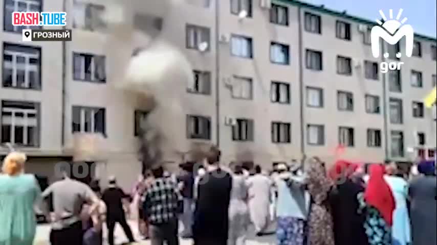 ⁣ Газ взорвался в квартире на первом этаже дома в Грозном. Пять человек пострадали, из них четверо - дети