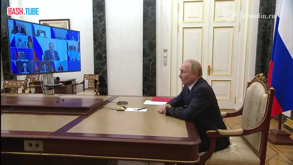 ⁣ Владимир Путин в режиме видеоконференции провёл оперативное совещание с постоянными членами Совета Безопасности