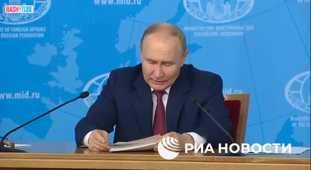 ⁣ Президент Владимир Путин проводит совещание с руководящим составом МИД России