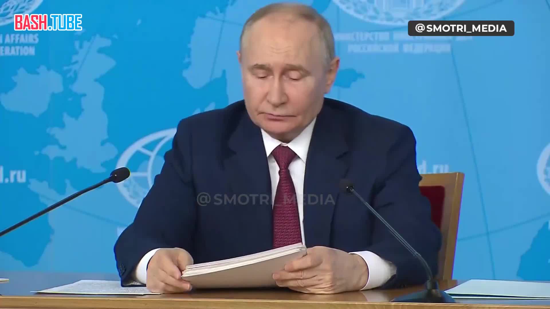 ⁣ Владимир Путин проводит совещание с руководящим составом МИД России