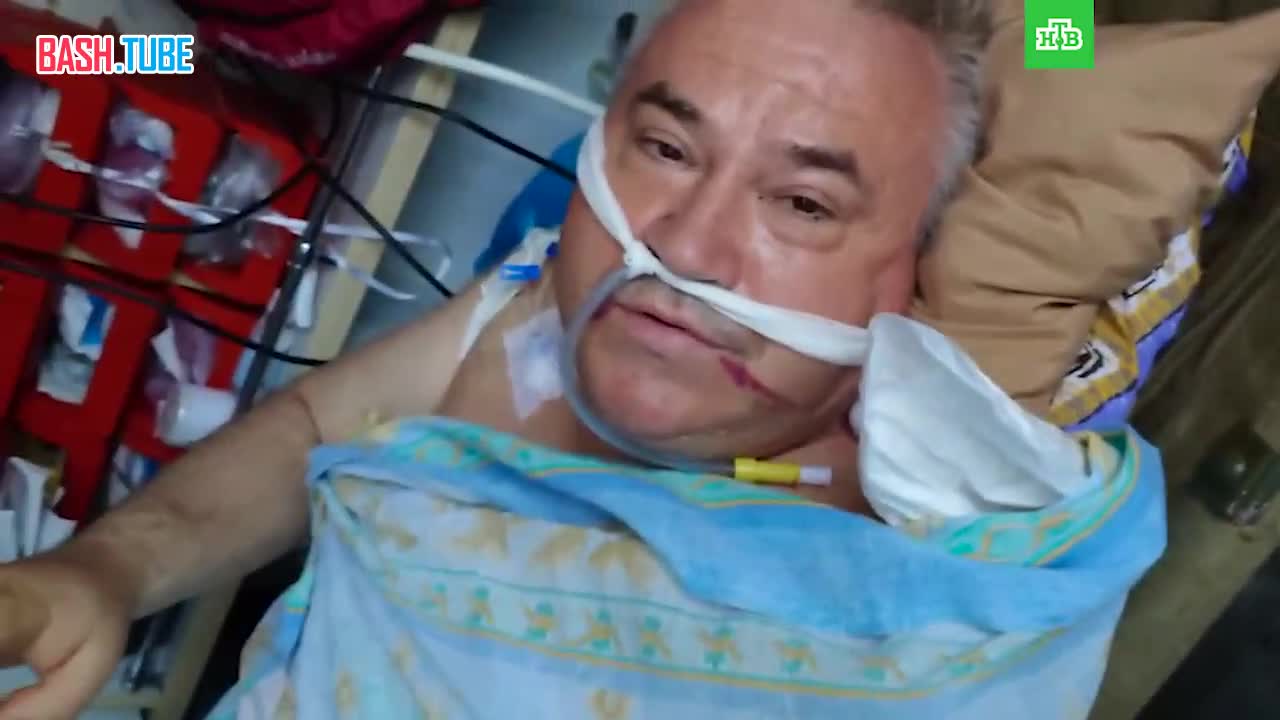 ⁣ Корреспондент НТВ Алексей Ивлиев, раненный в Горловке после удара ВСУ, лишился руки