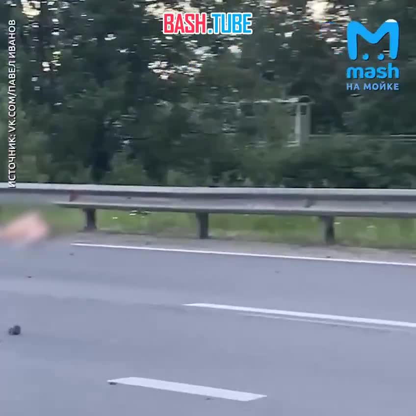 ⁣ Видео с места ДТП сразу после аварии Audi A4 на Лахтинском проспекте