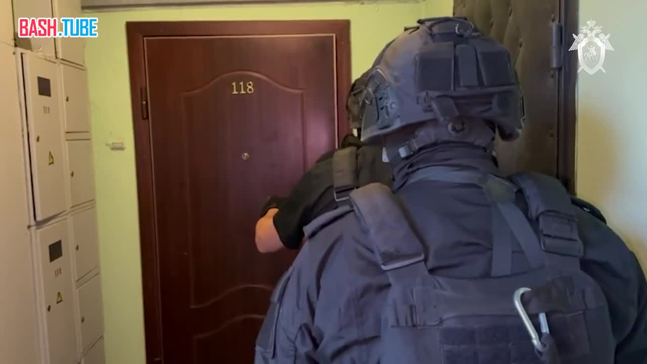 ⁣ В Москве задержали «черных риелторов», они незаконно завладели более чем 60 квартирами