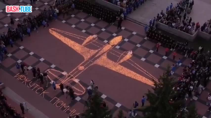 ⁣ Видео из центра Иркутска, где накануне прошла акция «Огненные картины войны»
