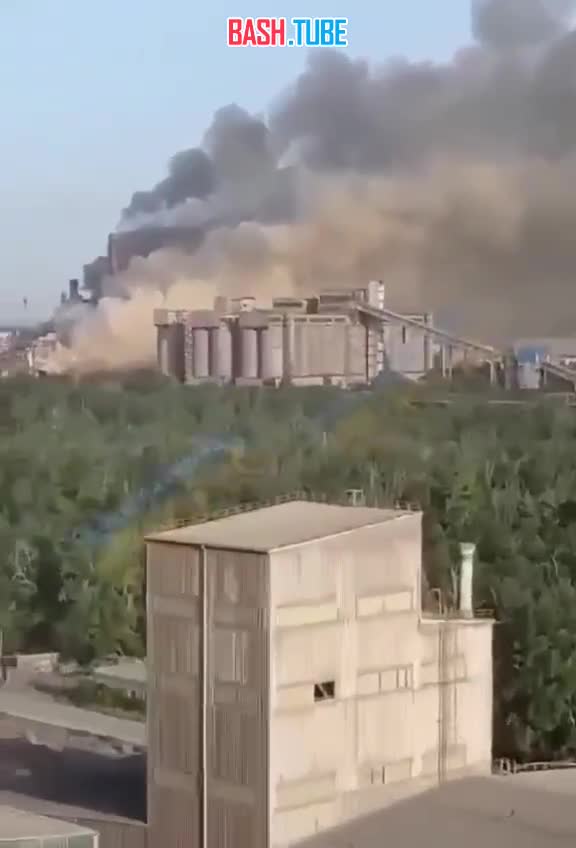 ⁣ В Кривом Роге идет сильный дым с территории коксохимического завода, - сообщают украинские СМИ