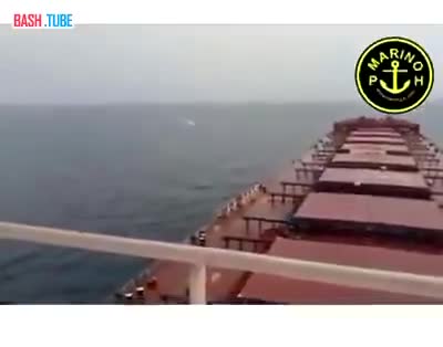 ⁣ Безэкипажные катера-камикадзе USV ВС Йемена успешно атаковали сухогруз Transworld Navigator под флагом Либерии в Красном море