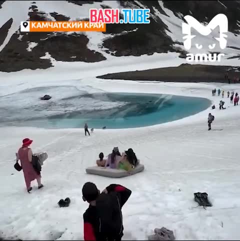 ⁣ Девушки в бикини, солнце и песок снег - бодрое видео невероятного движа от ребят с Камчатки