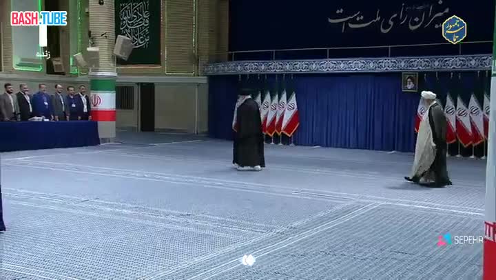 ⁣ Верховный лидер Ирана аятолла Хаменеи голосует на президентских выборах