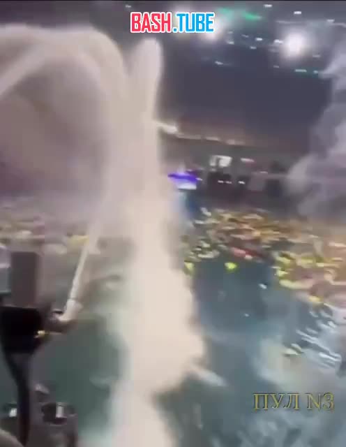 ⁣ Новый аттракцион в китайском аквапарке - искусственное цунами