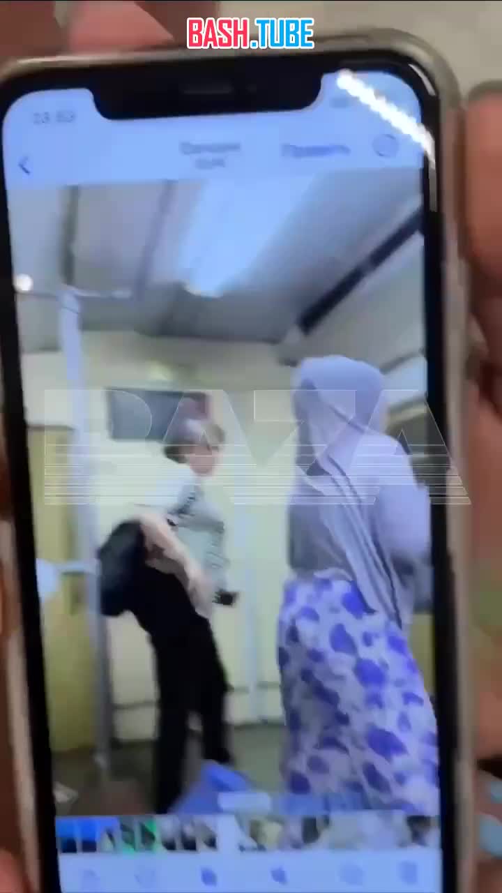 ⁣ В Москве женщина с ножом напала на другую пассажирку метро