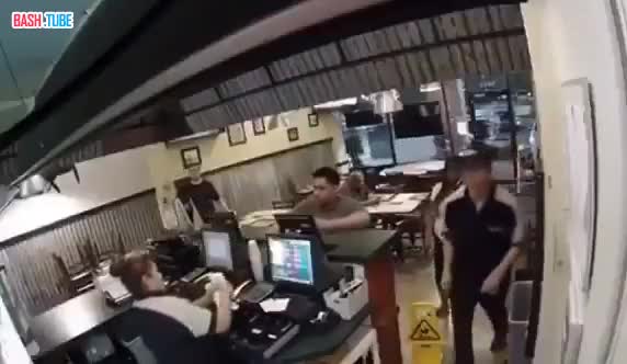  Обычный вечер в кафе в штате Флорида