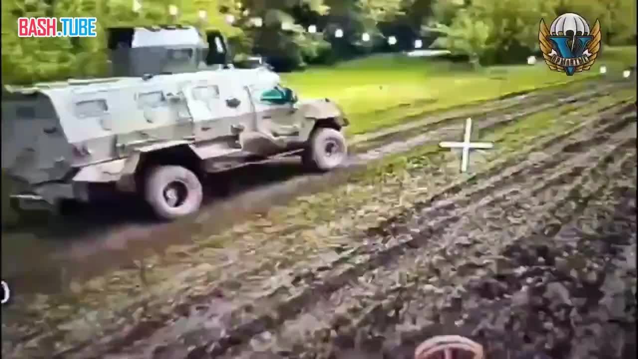  Оператор оптоволоконного FPV-дрона играет в догонялки с бронеавтомобилем UAT-D Gyurza (INKAS Titan-DS) ВСУ в Сумской области