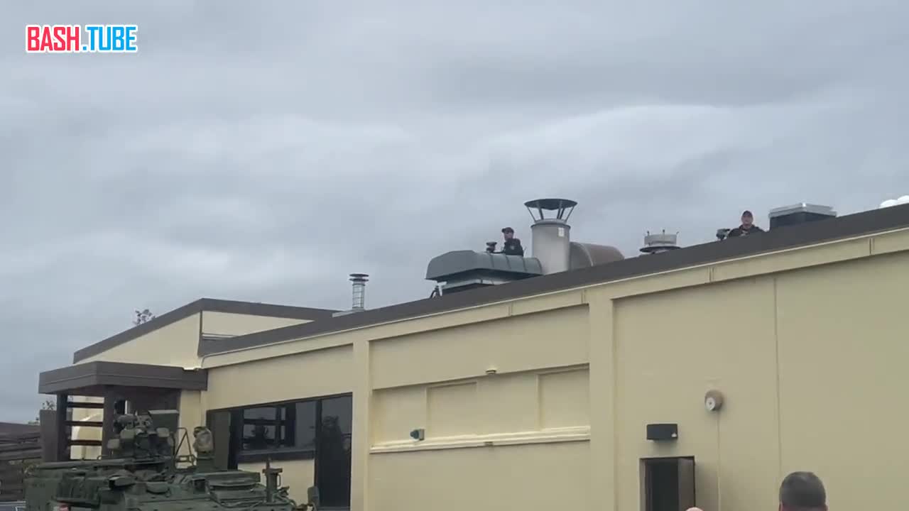  СМИ сообщают, что встречу Путина и Трампа охраняют снайперы, бронетранспортеры и сотни сотрудников спецслужб