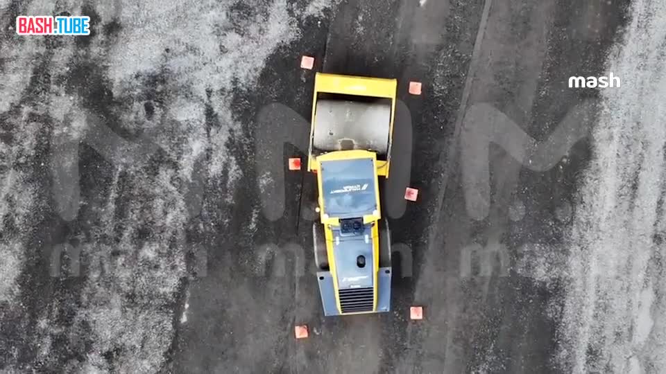  Сотни тысяч мигрантов-асфальтоукладчиков в России могут остаться без работы - их заменят беспилотными катками