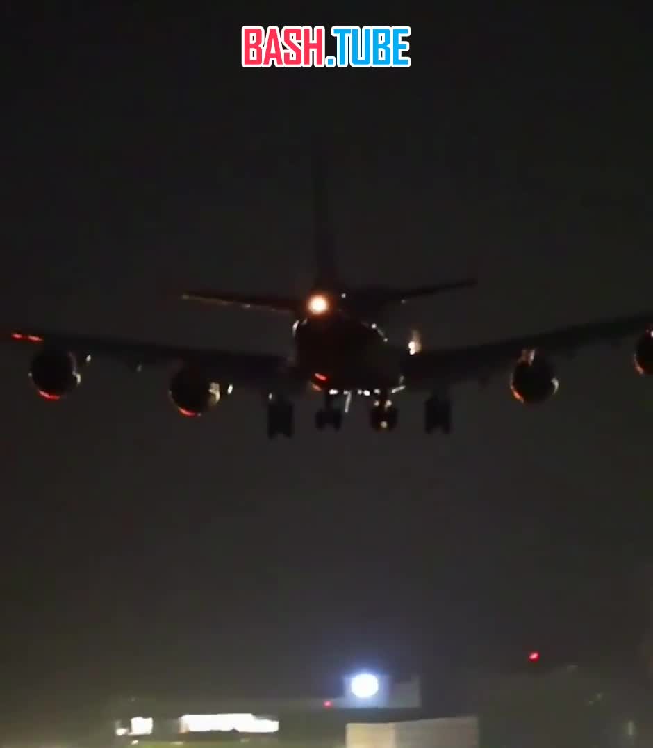  В аэропорту Тайваня грузовой Boeing 747 чуть не разбился при посадке во время тайфуна «Подул»