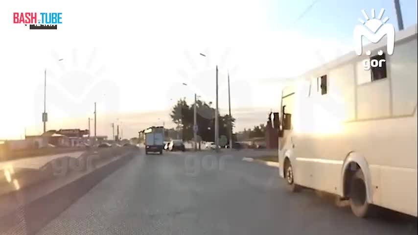  Машина с детьми влетела в здание и перевернулась в Чечне. Пострадал младенец