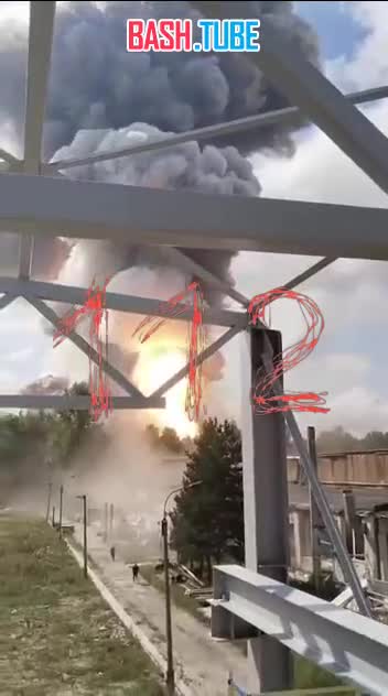  Первые мгновения после взрыва в одном из цехов порохового завода «Эластик» в Рязанской области