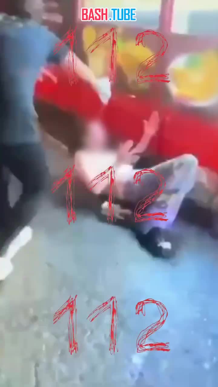  В Питере девушку зверски избили за замечание