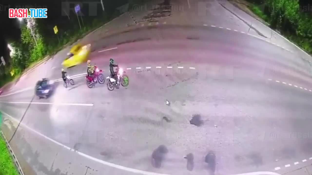  В Тульской области легковушка сбила троих подростков на питбайках