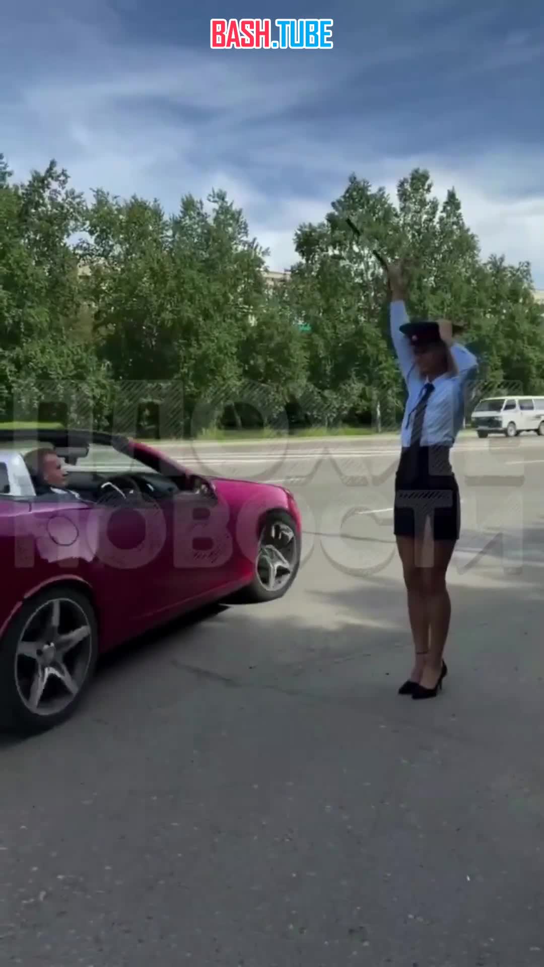  В Амурской области девушка-регулировщица устроила шоу на дороге, но попалась настоящим правоохранителям