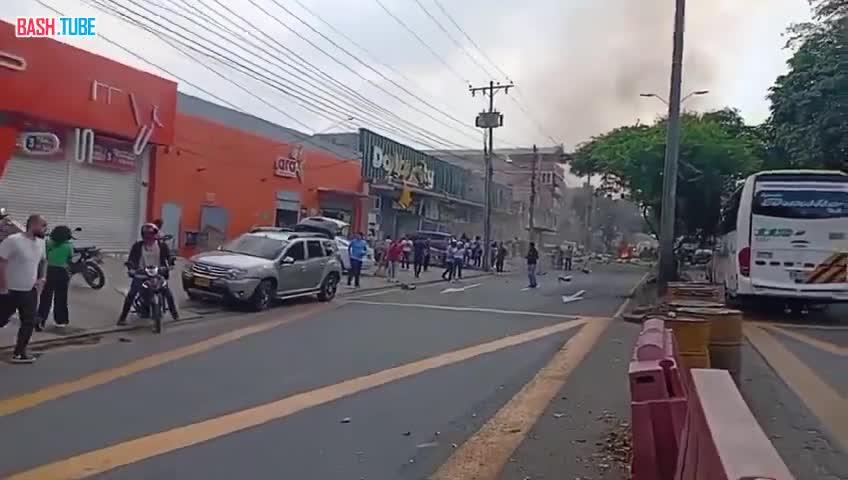  Пять человек погибли, 36 – пострадали в результате взрыва грузовика у базы ВВС в Колумбии