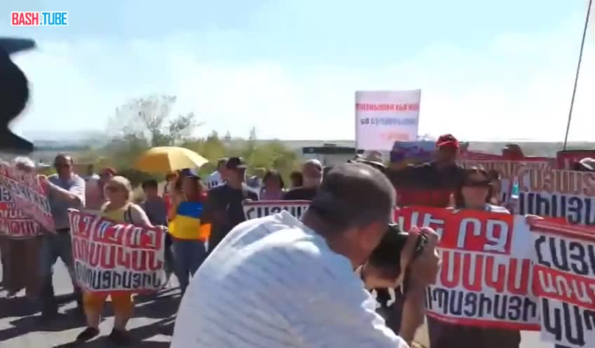  В Гюмри проходит акция опозиционного блока «Мать Армения»