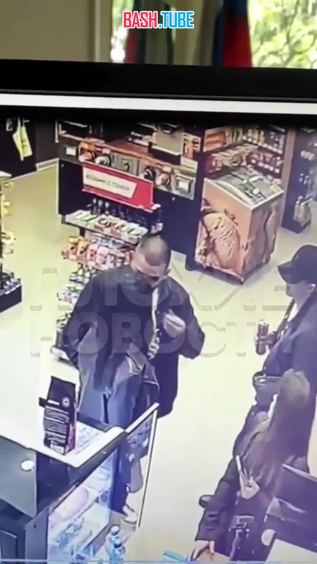  В Екатеринбурге бородач дал пощечину девушке, которая отказалась с ним познакомиться