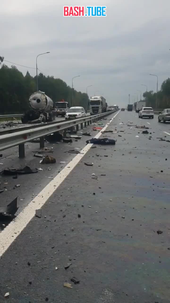  Появилось видео жесткого ДТП со взорвавшейся цистерной в Нижегородской области