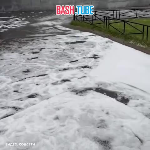  В Питере в конце августа появились сугробы