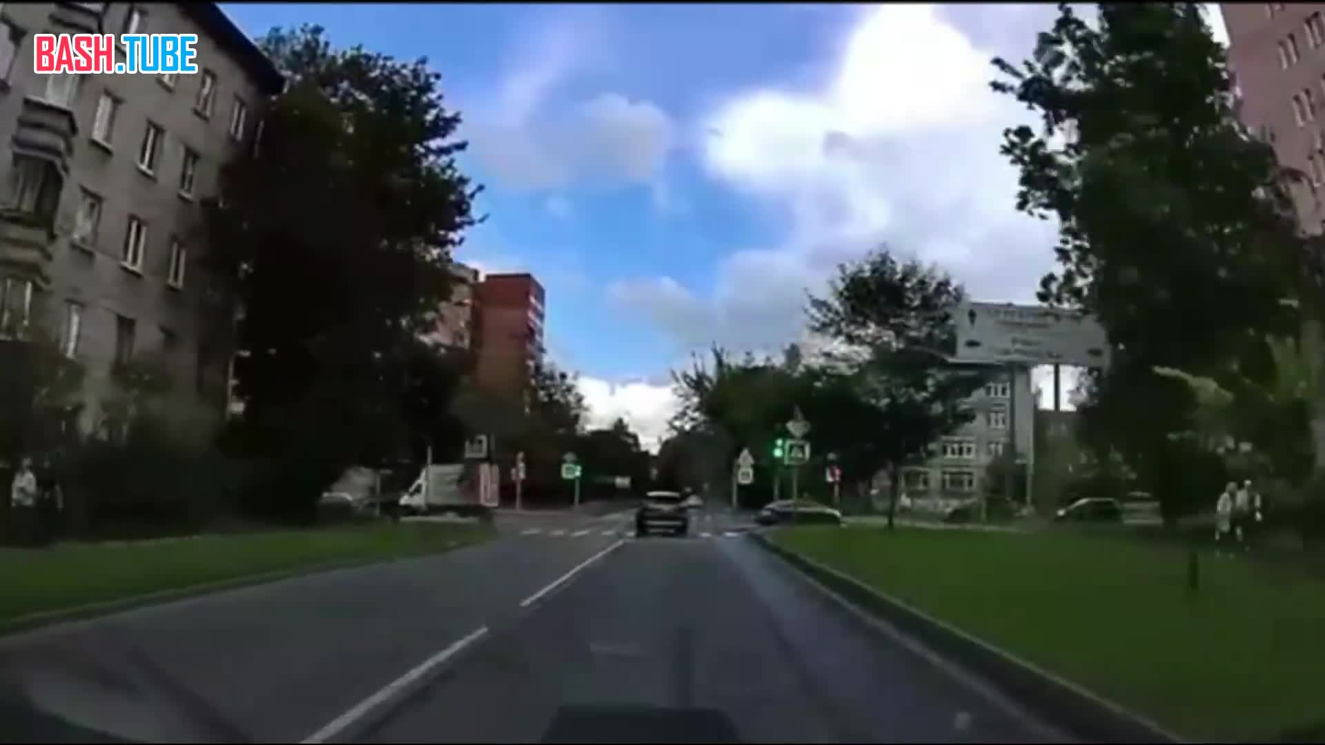  В Москве блондинка за рулем заметалась по дороге и устроила ДТП, испортив людям выходной