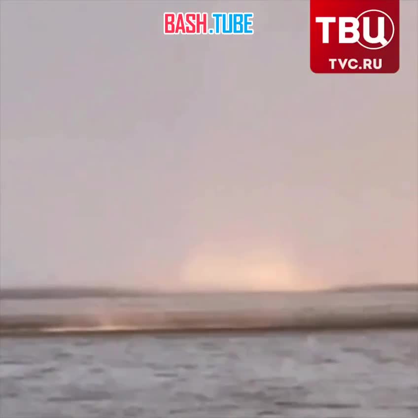  Слабоумие и отвага: компания решила испытать судьбу и залезла в смерч