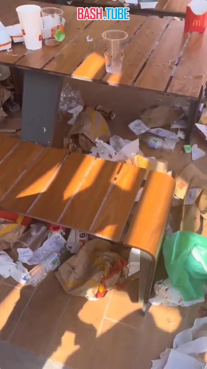  McDonald's в Вилагарсия-де-Ароуса, Испания. Скорее всего, посетители не были местными испанцами