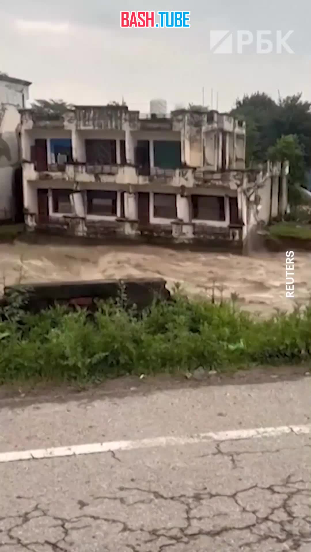  Сильные дожди на севере Индии вызвали наводнения и оползни, погибли 34 человека, - Reuters