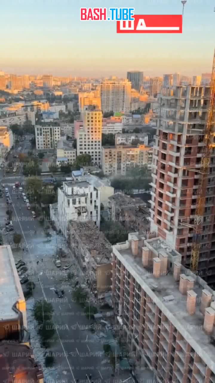  Последствия «прилета» российских ракет по зданию в Киеве, где находится офис корпорации «УкрСпецСистемс»