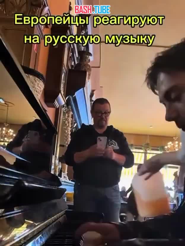  Шанс услышать «Катюшу» и «Прощание славянки» в стамбульском кафе мал, но не равен нулю