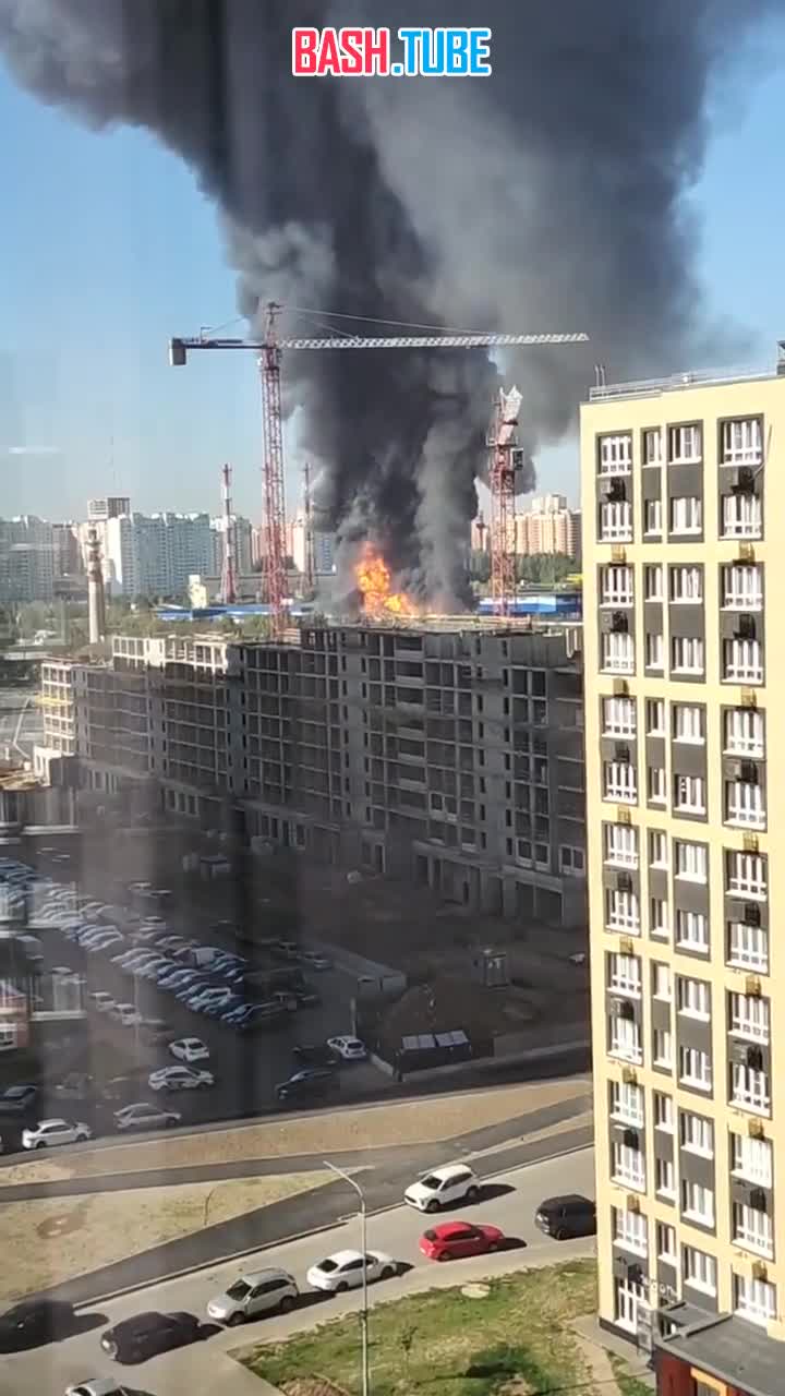  В Балашихе горит автосервис. Огромный столб дыма виден даже в соседних районах