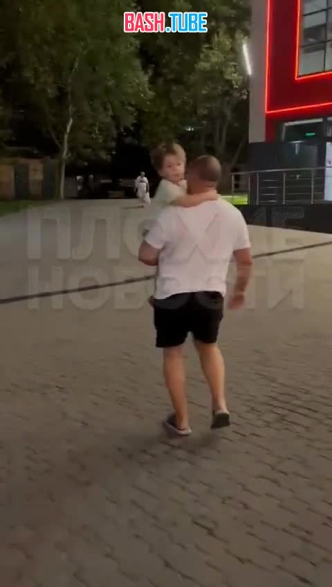  В Новороссийске школьник на велосипеде задел маленького ребенка, который выбежал под колеса