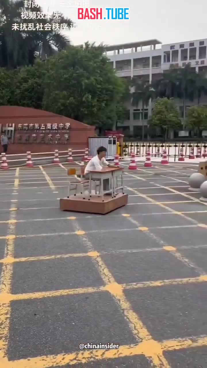  Закончились школьные каникулы и в школах Китая