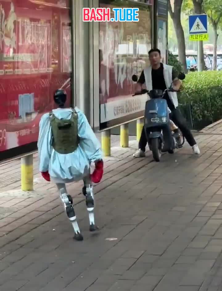  В Китае появились пьяные роботы-гопники, которые могут отжать мопед