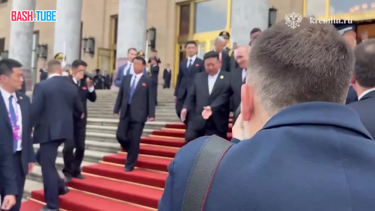  Владимир Путин и Ким Чен Ын отправились на переговоры в одном автомобиле