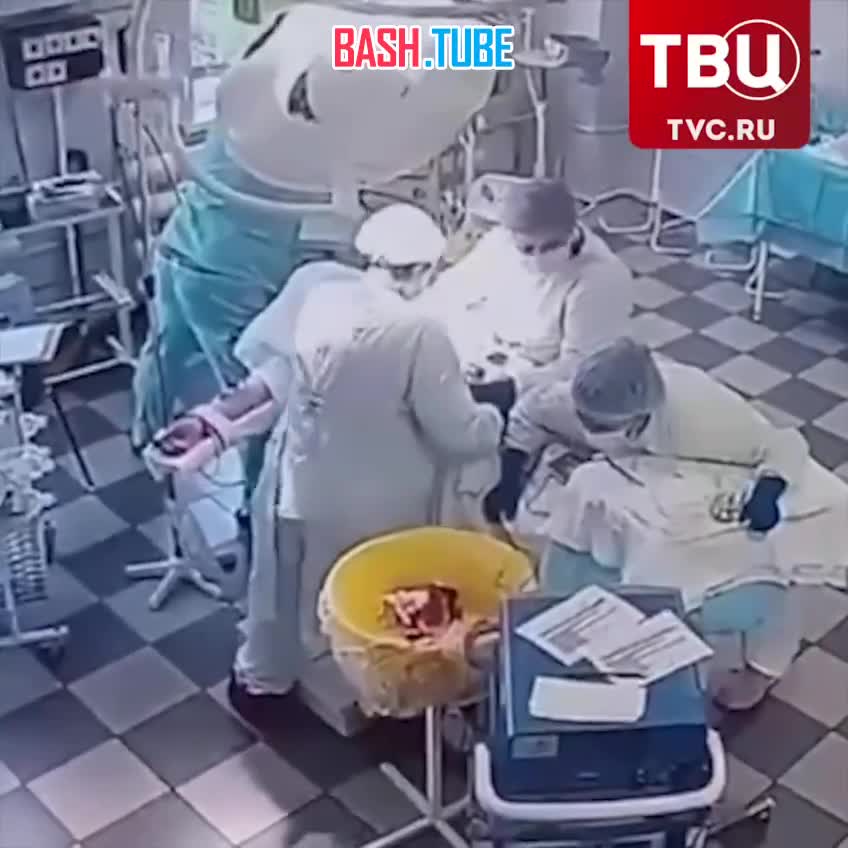  Владимир Путин наградил врачей, которые продолжили операцию во время землетрясения на Камчатке