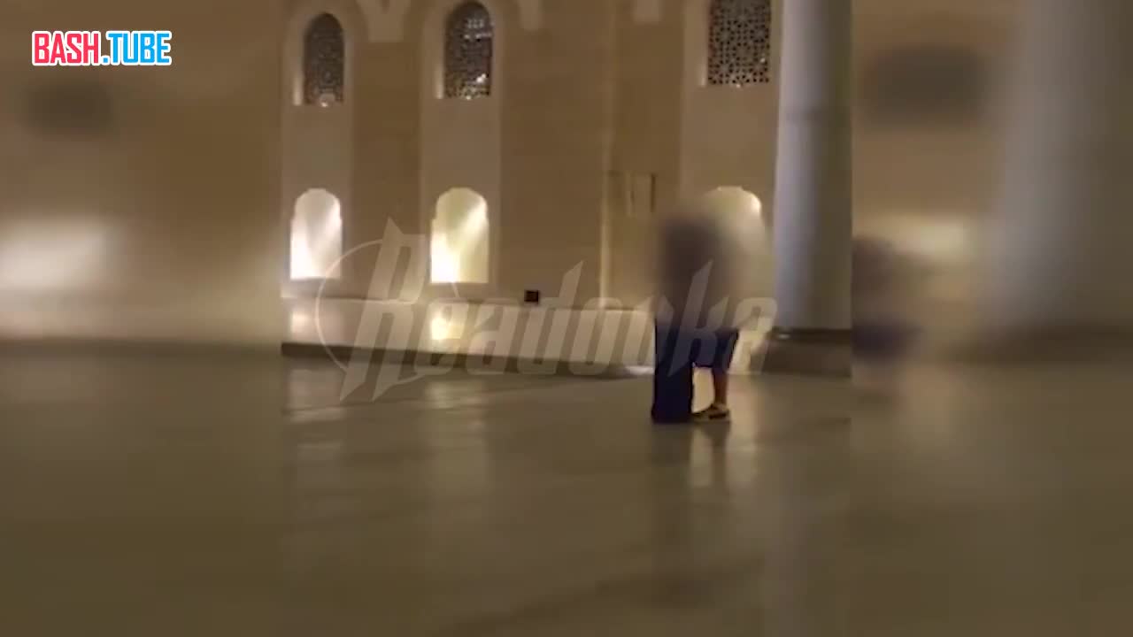  Российских туристов собираются приговорить к тюремному сроку за поцелуй во дворе турецкой мечети